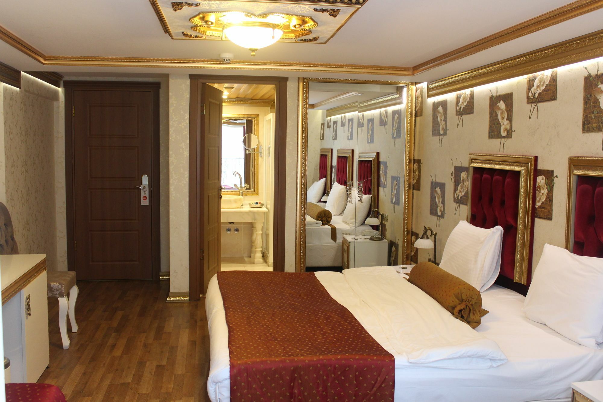 มาร์มารา ดีลักซ์ โฮเทล Hotel อิสตันบูล ภายนอก รูปภาพ